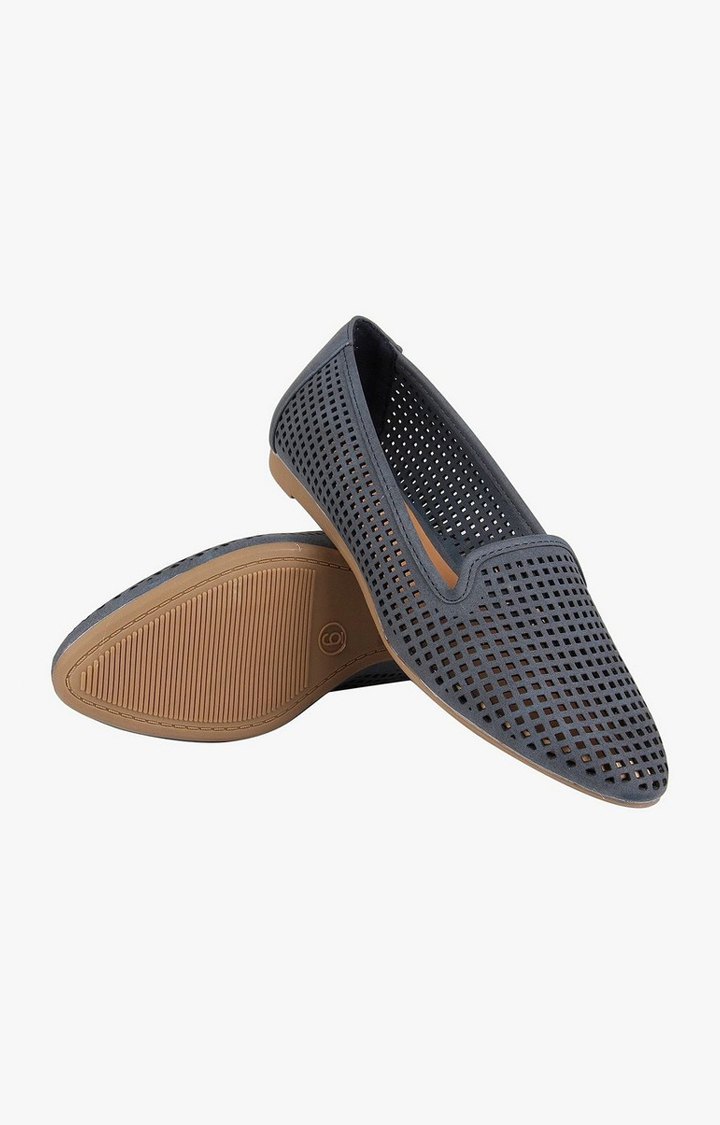 Lacy Blue Closed Flats & Ballerinas