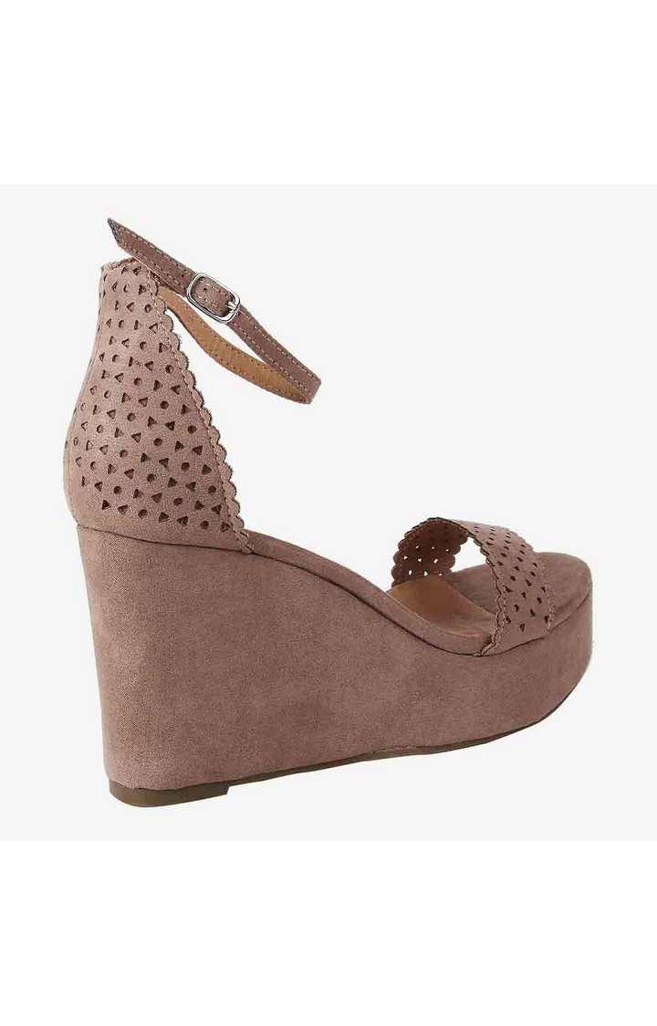 Abba Red Wedges