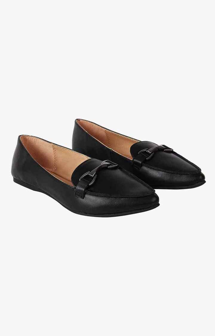 Micah Black Closed Flats & Ballerinas
