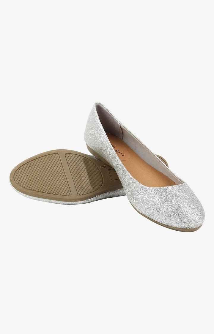 Maya Silver Closed Flats & Ballerinas
