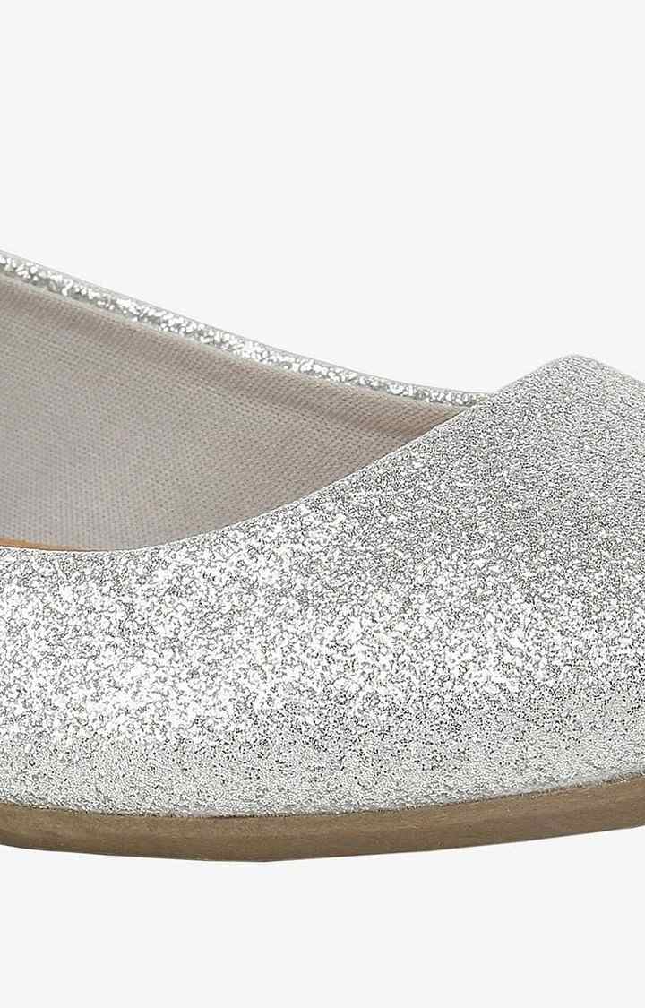 Maya Silver Closed Flats & Ballerinas