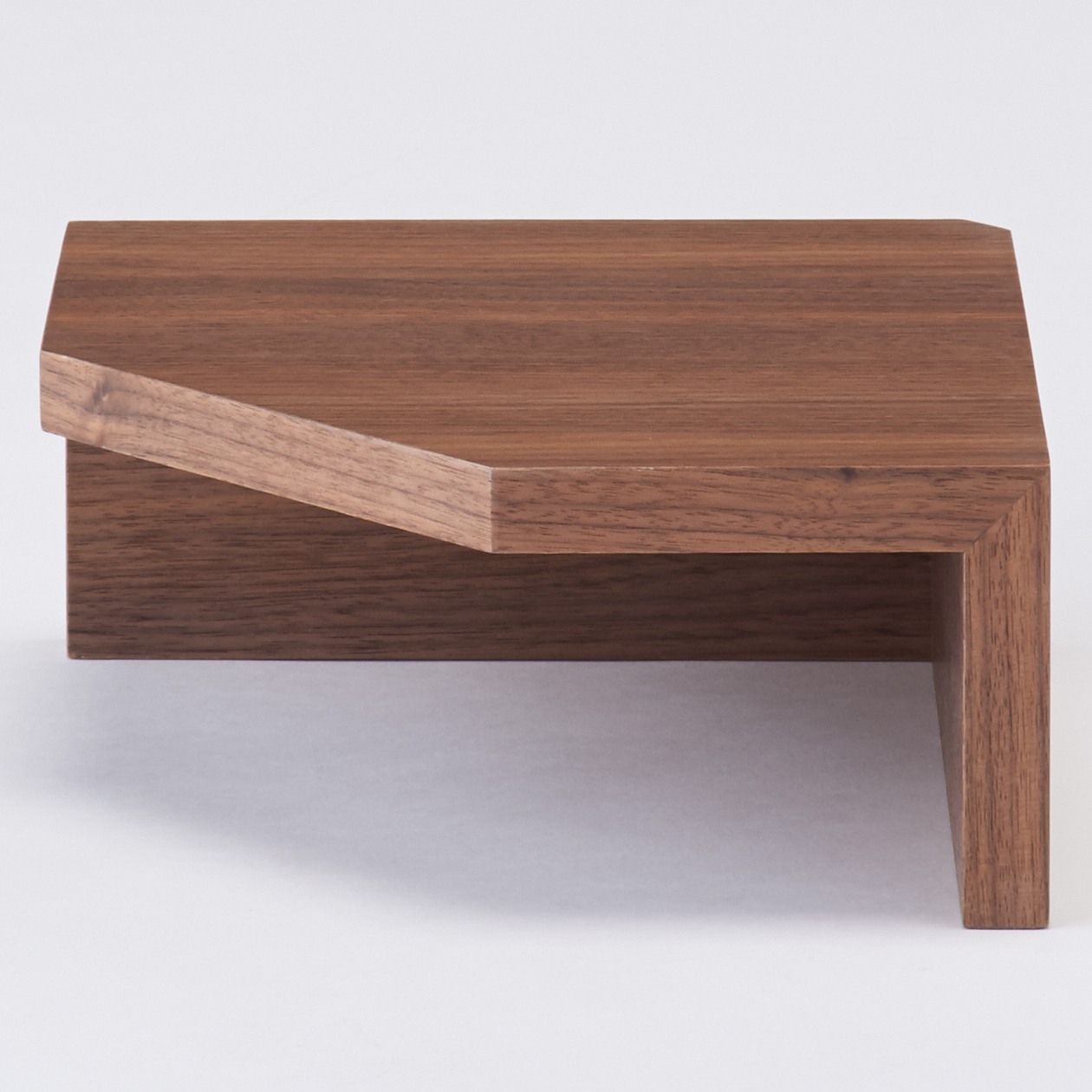 WALL FURNITURE / CORNER SHELF / WALNUT