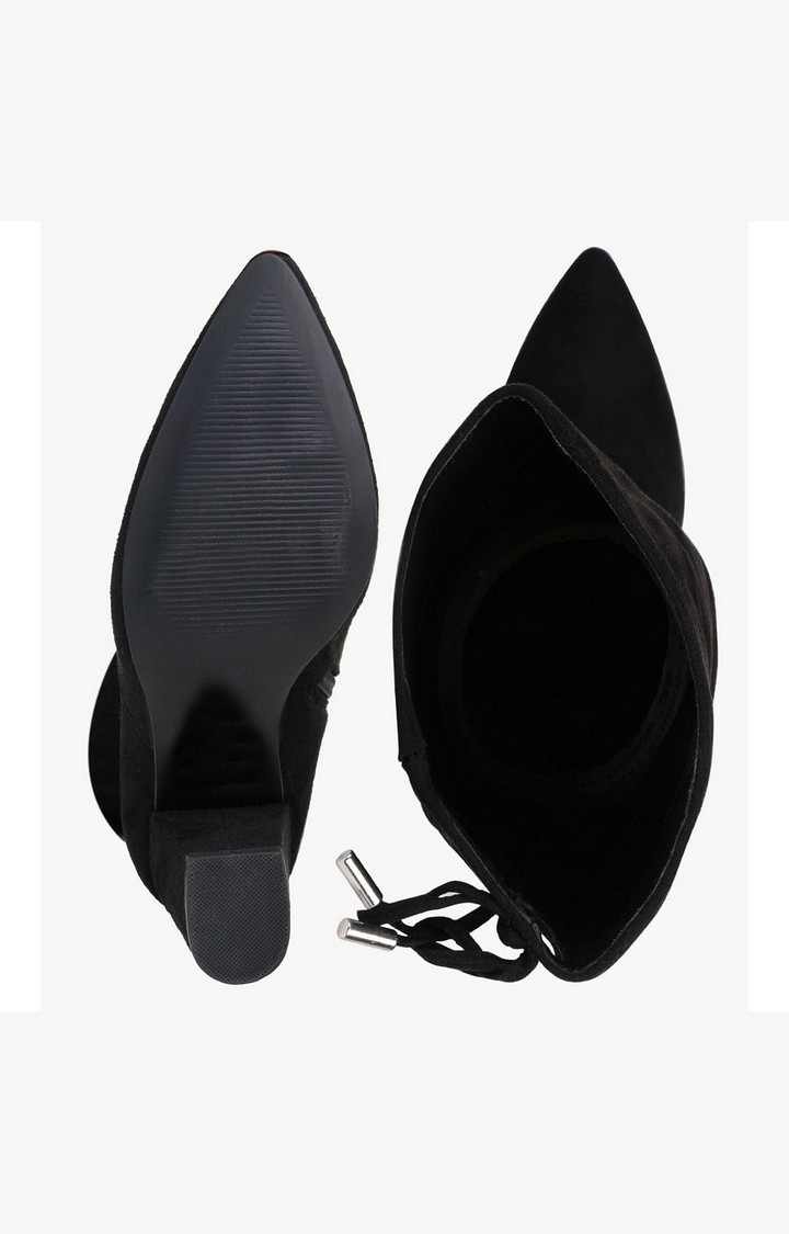 Riskyy Black Boots