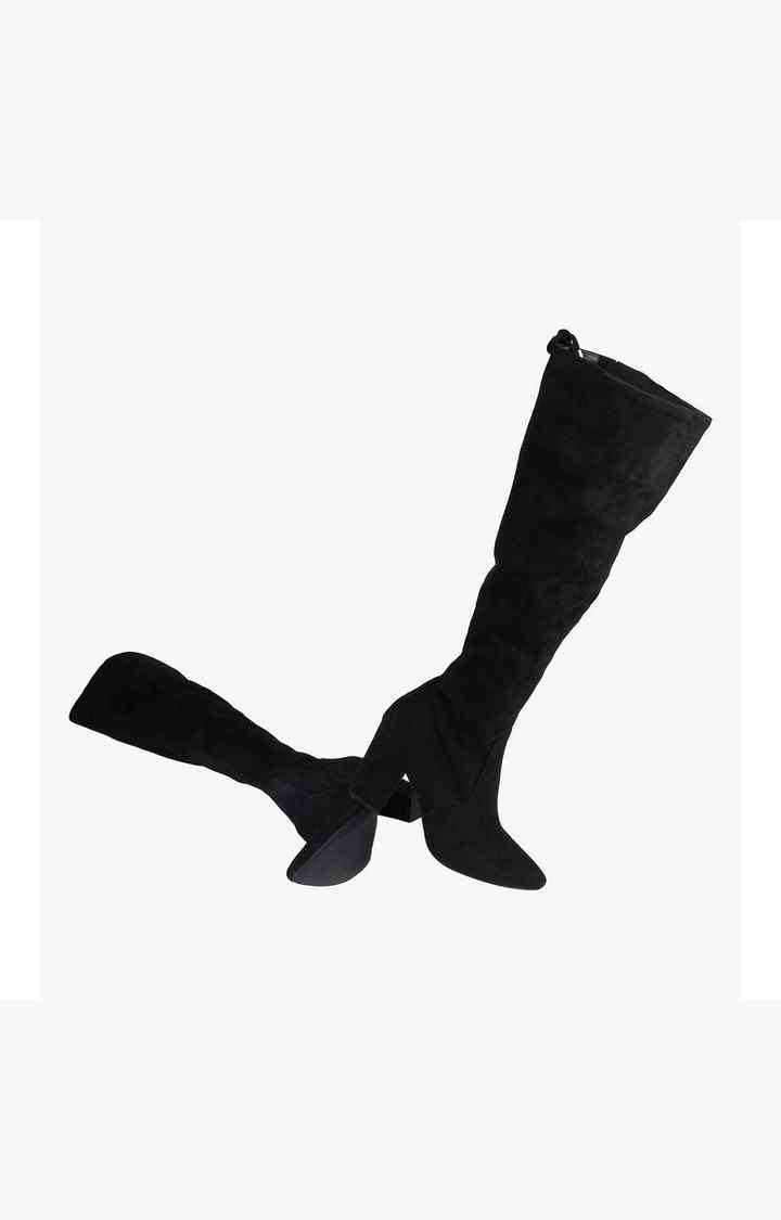 Riskyy Black Boots