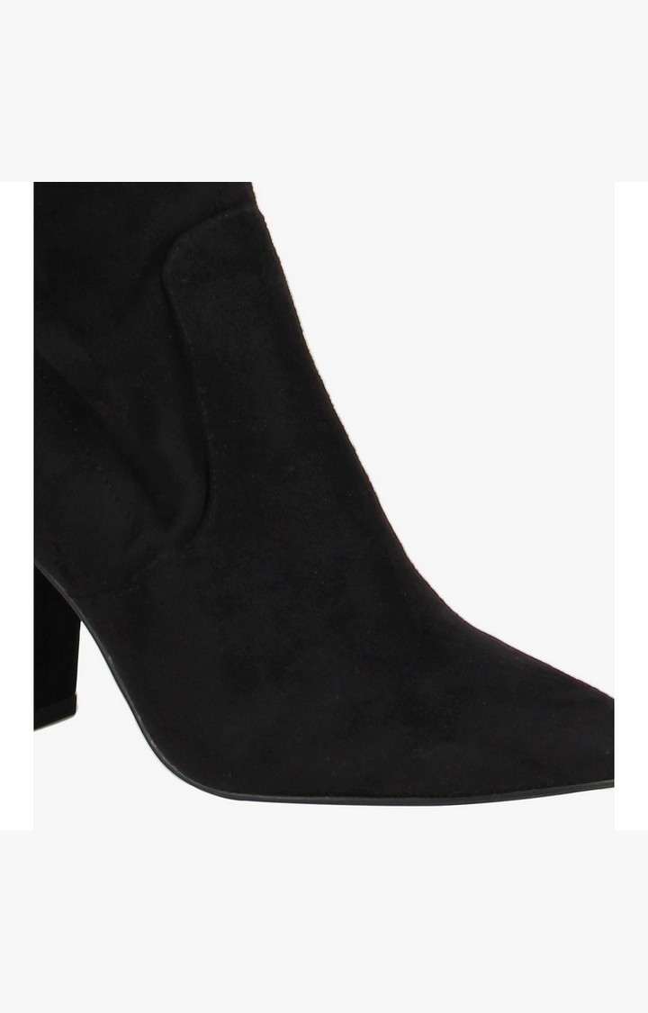 Riskyy Black Boots