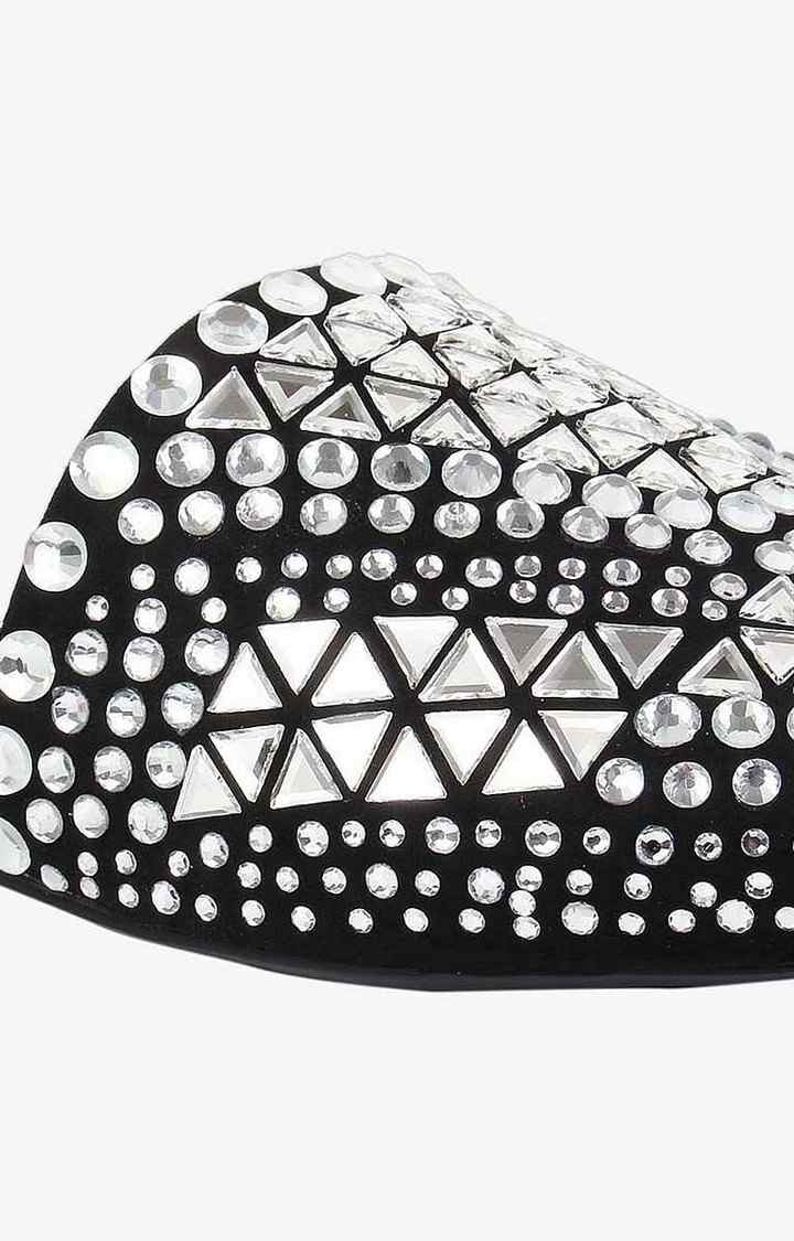 Tiara Black Closed Flats & Ballerinas