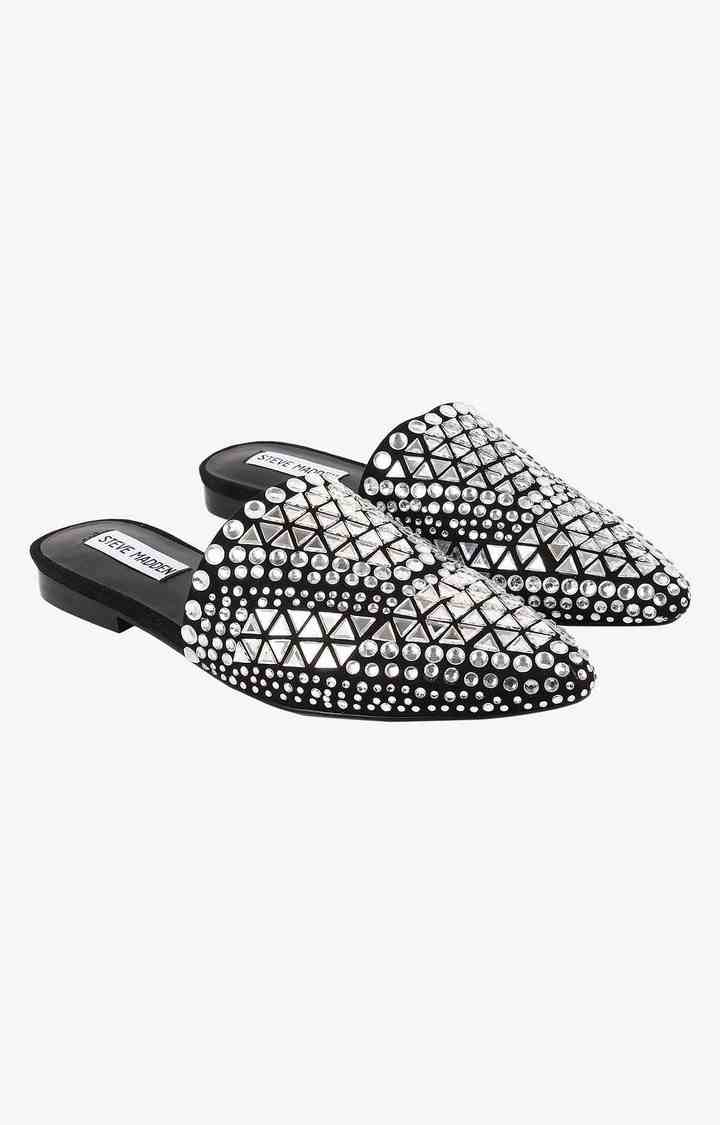 Tiara Black Closed Flats & Ballerinas