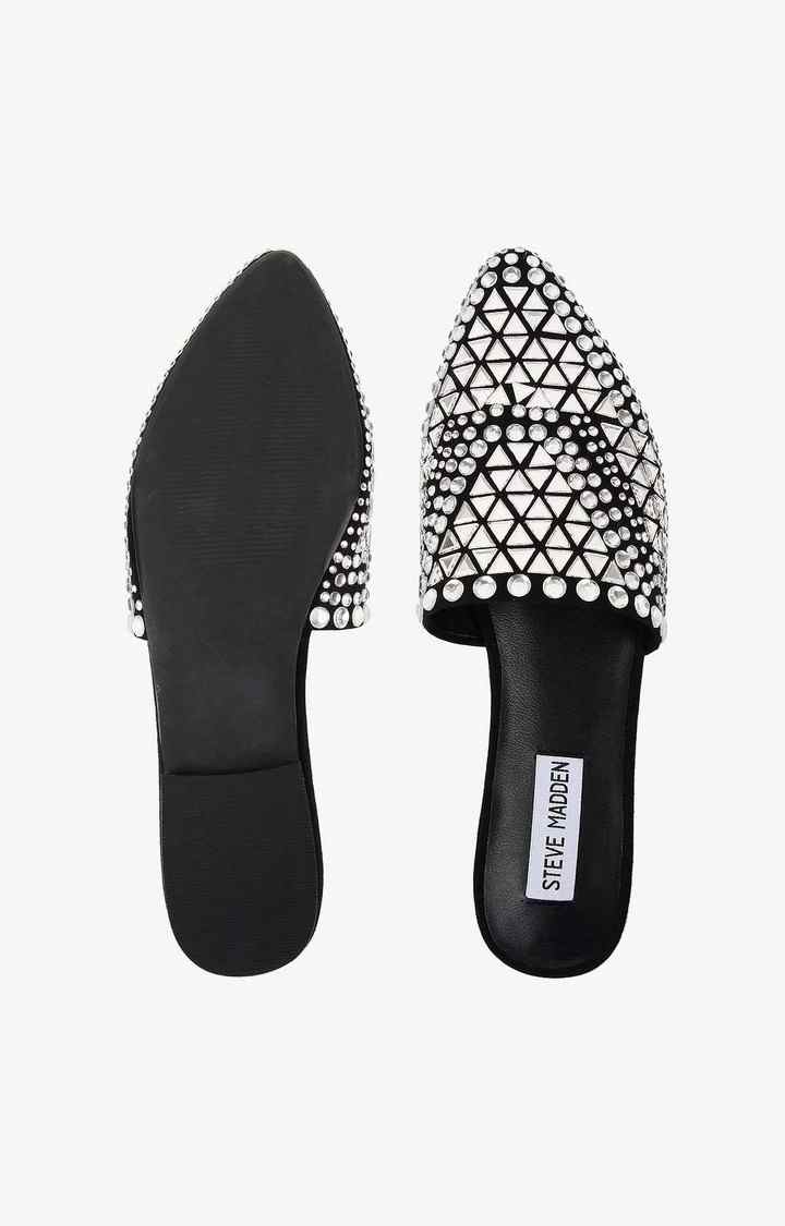 Tiara Black Closed Flats & Ballerinas