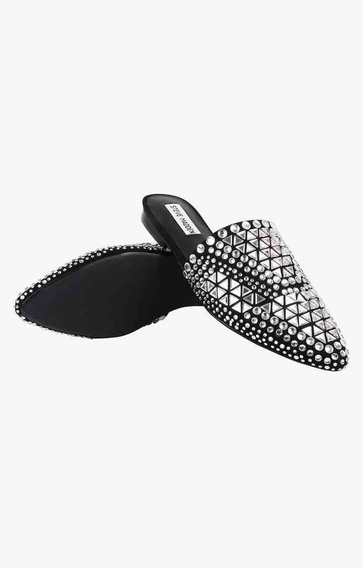 Tiara Black Closed Flats & Ballerinas
