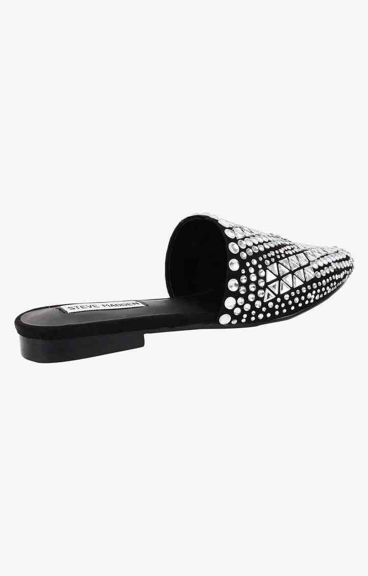 Tiara Black Closed Flats & Ballerinas
