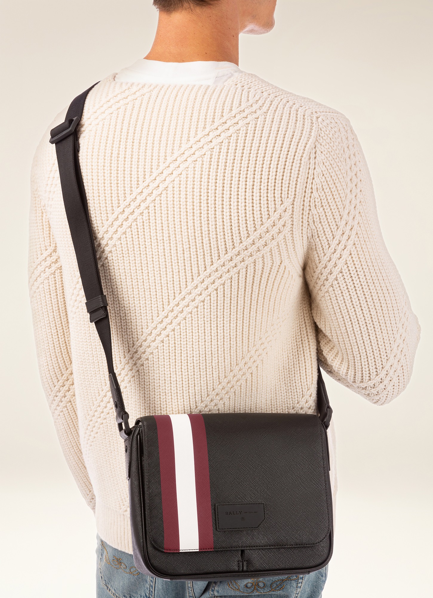 Surier Messenger Bag
