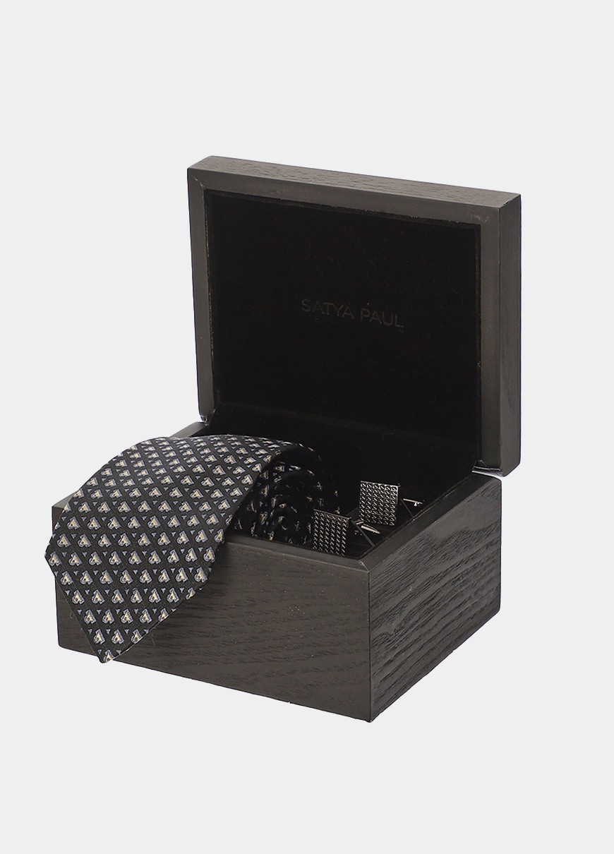 tie and cufflink set satya paul
