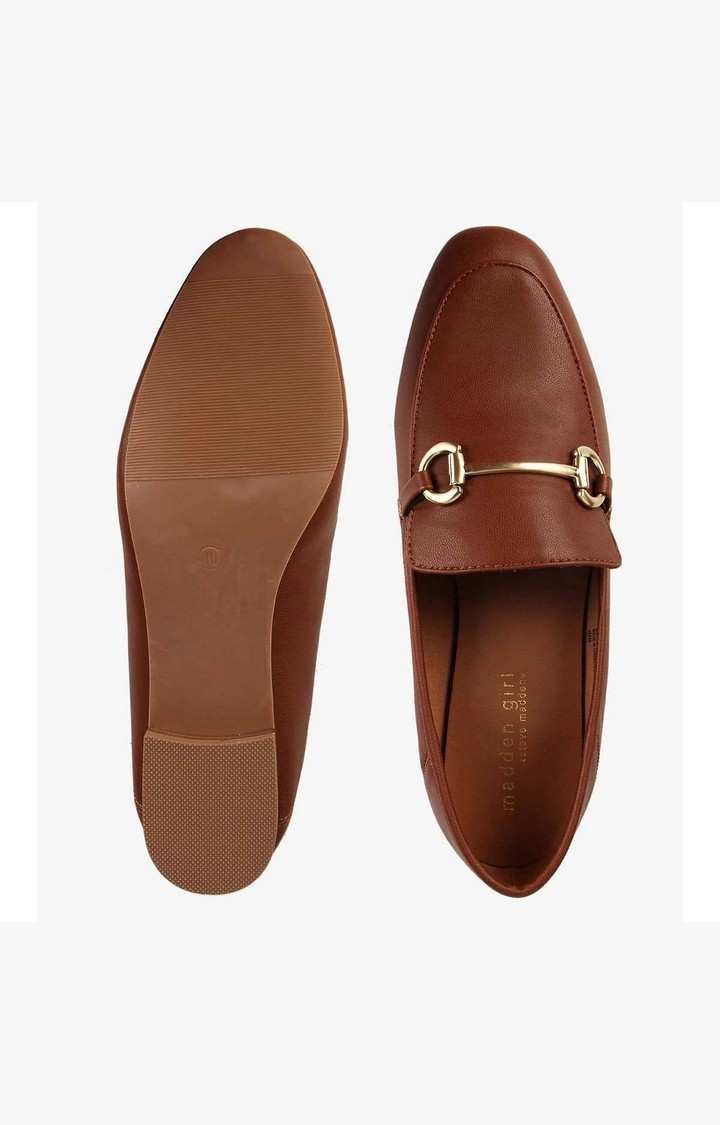 Jadie Brown Closed Flats & Ballerinas