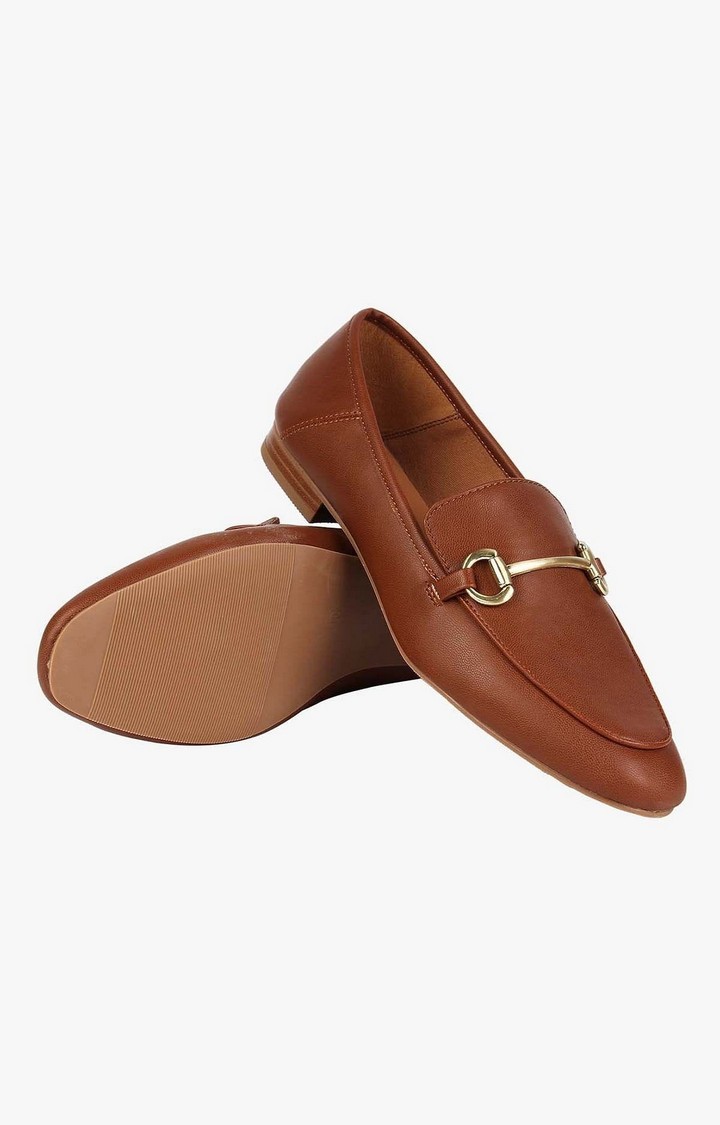 Jadie Brown Closed Flats & Ballerinas