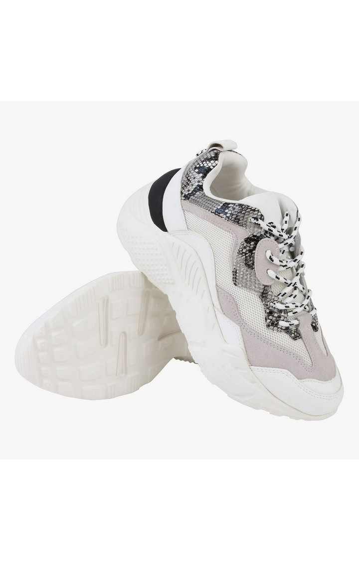 Antonia White Sneakers