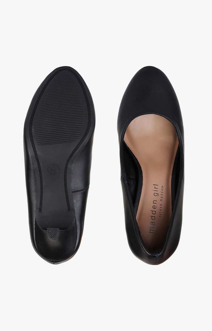 Wanda Black Pumps
