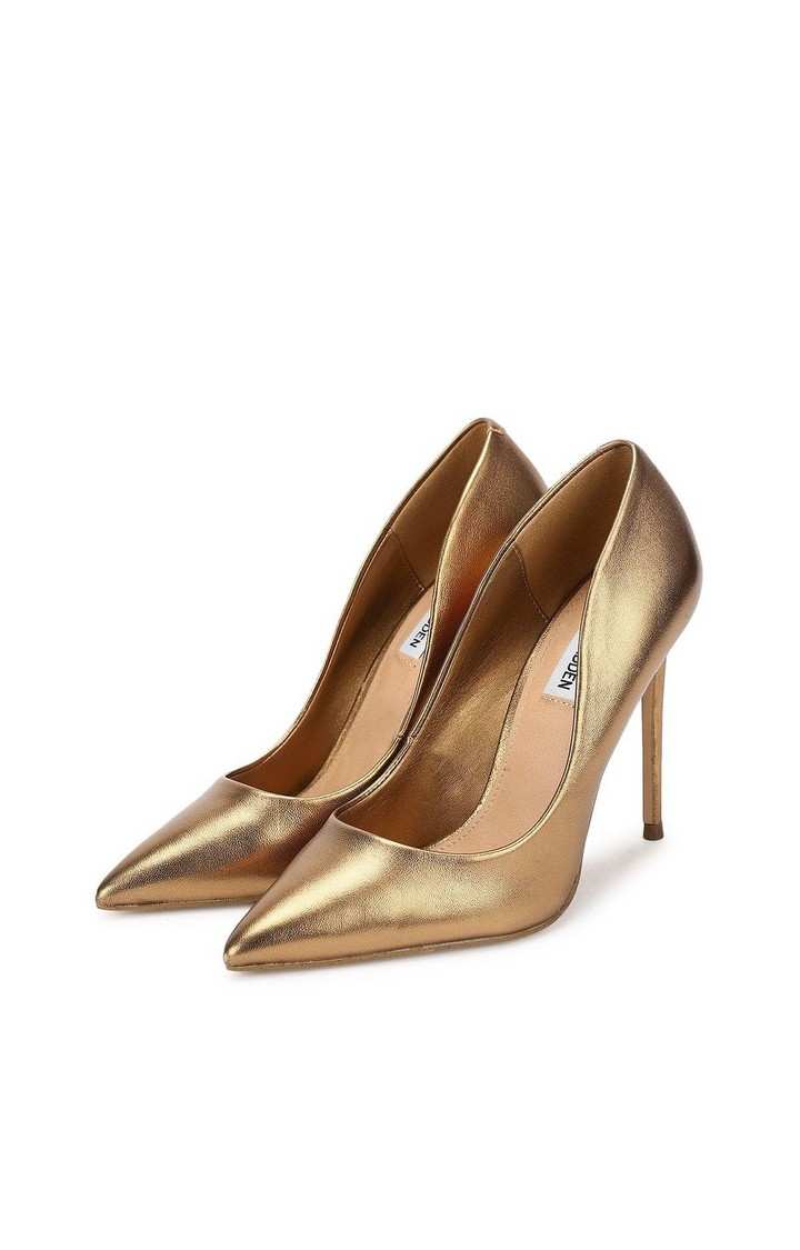 Vala Metallic Pumps