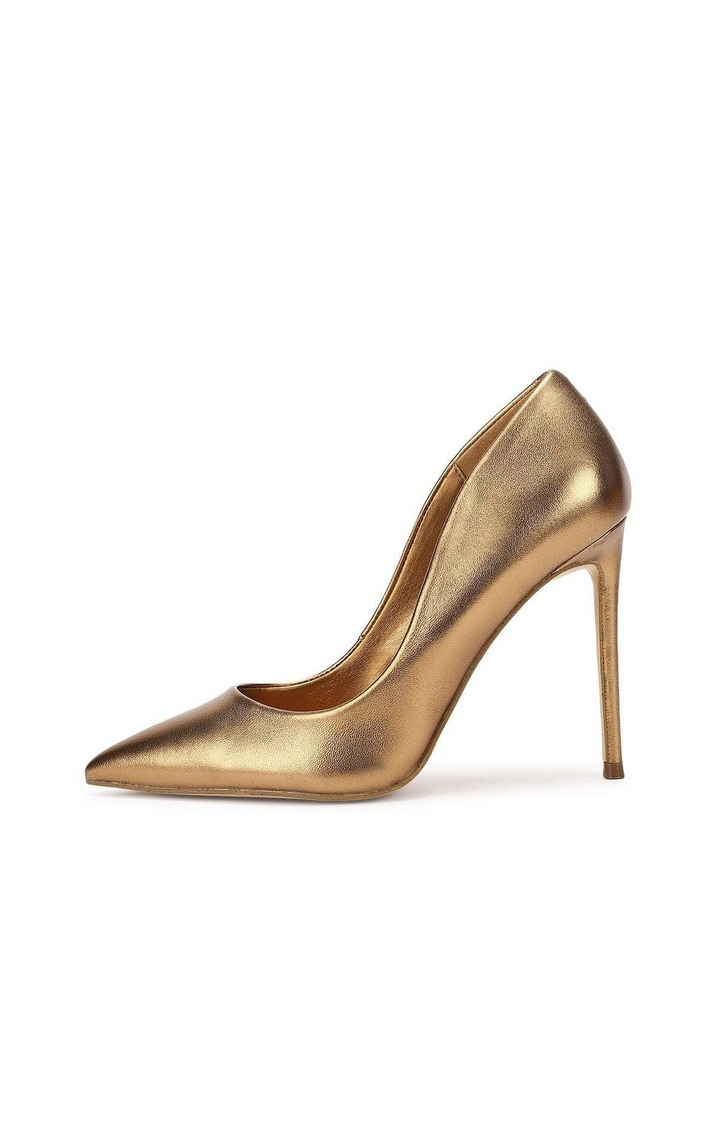Vala Metallic Pumps