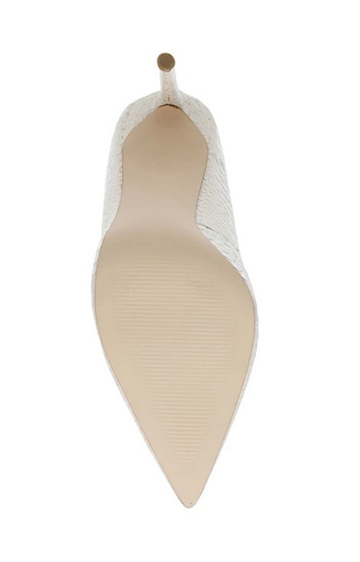 Vala White Pumps