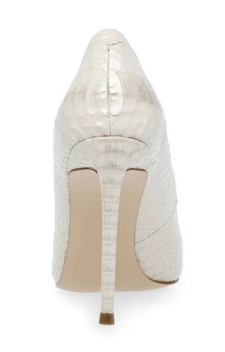 Vala White Pumps
