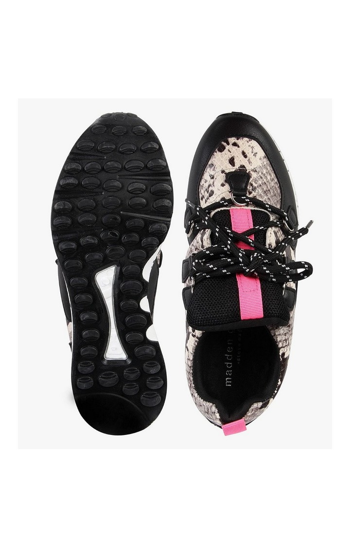 Akima Black Sneakers