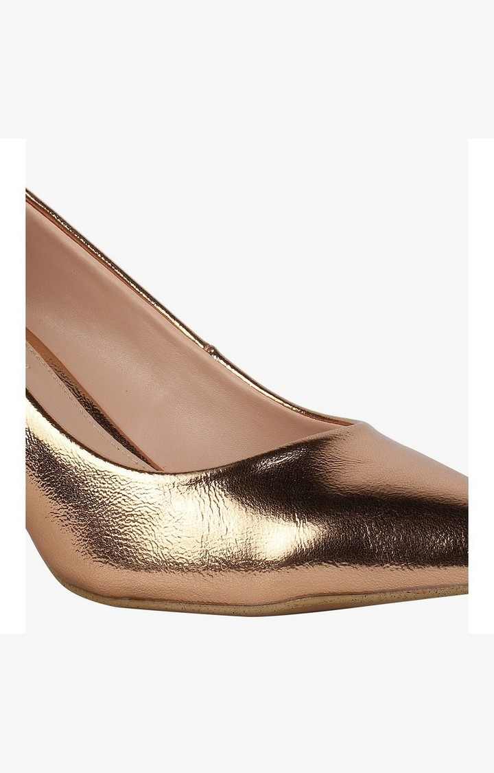Kitkat Gold Pumps
