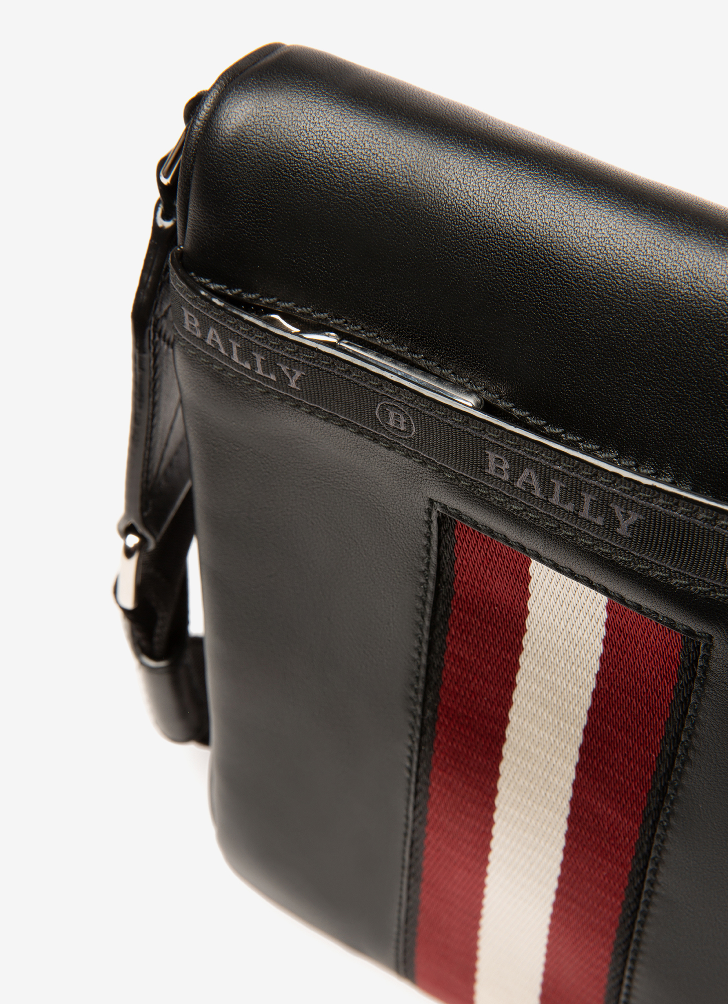 Huya Cross Body Bag