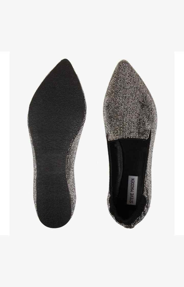 Frankie-R Black Closed Flats & Ballerinas