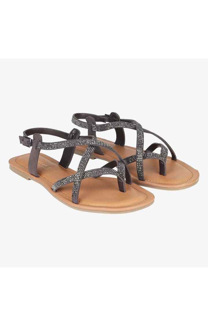 Ayyla Metallic Flats