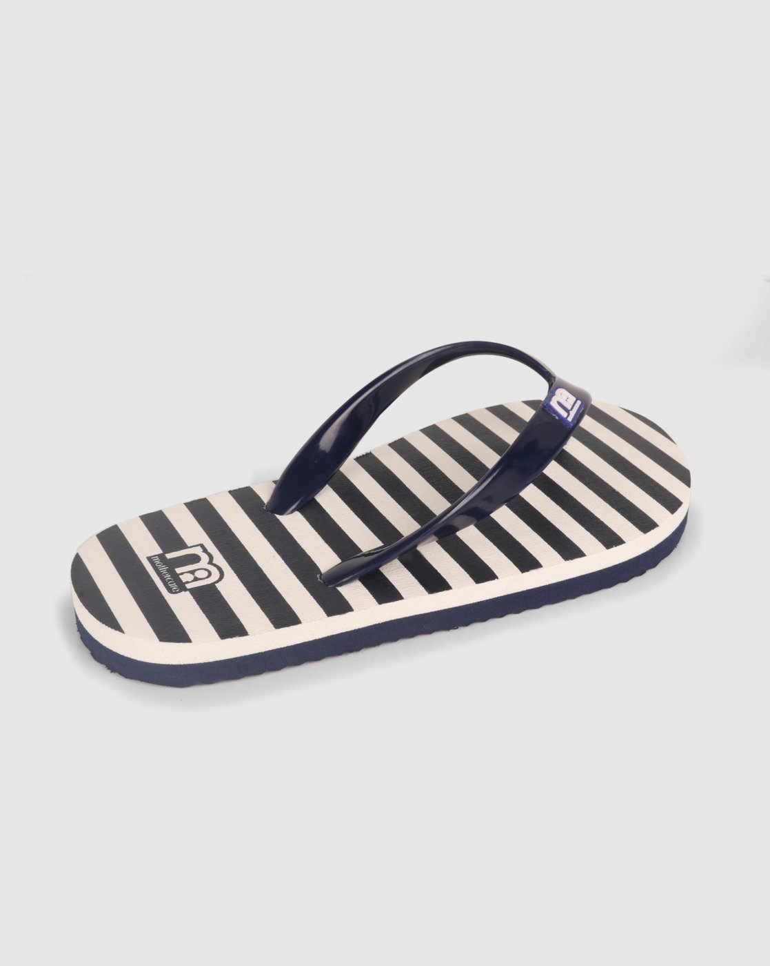 https://cdn.fynd.com/v2/falling-surf-7c8bb8/fyprod/wrkr/products/pictures/item/free/original/000000410259493008/aX2Spk0d9W-MCLA2112A-5.jpg