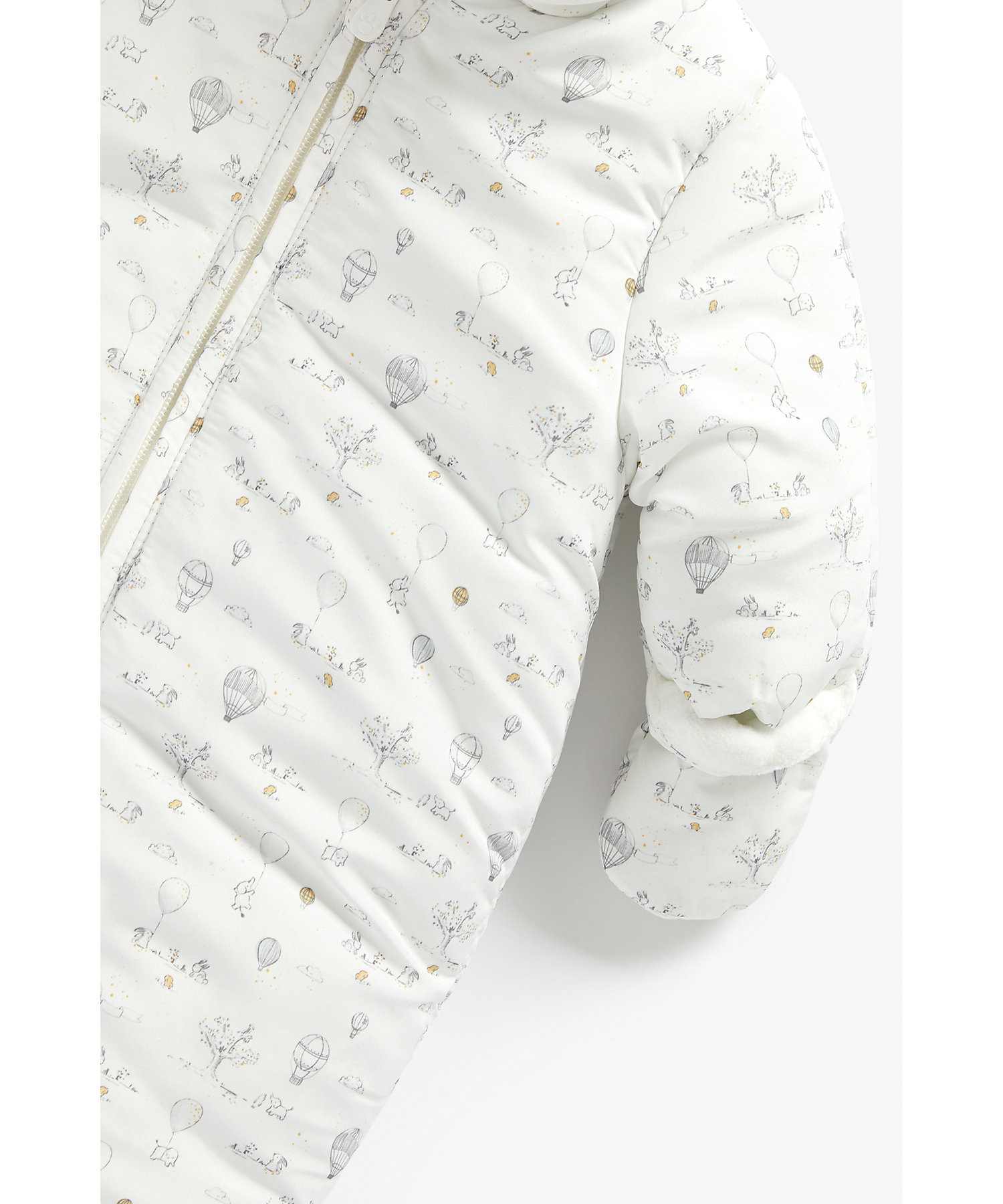 https://cdn.fynd.com/v2/falling-surf-7c8bb8/fyprod/wrkr/products/pictures/item/free/original/000000410259563005/IQiAyEbFsP-WB173-4.jpg