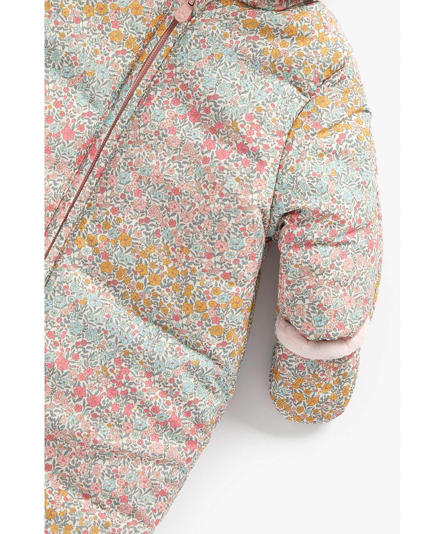https://cdn.fynd.com/v2/falling-surf-7c8bb8/fyprod/wrkr/products/pictures/item/free/original/000000410259566005/w6evLdeeza-WB262-4.jpg