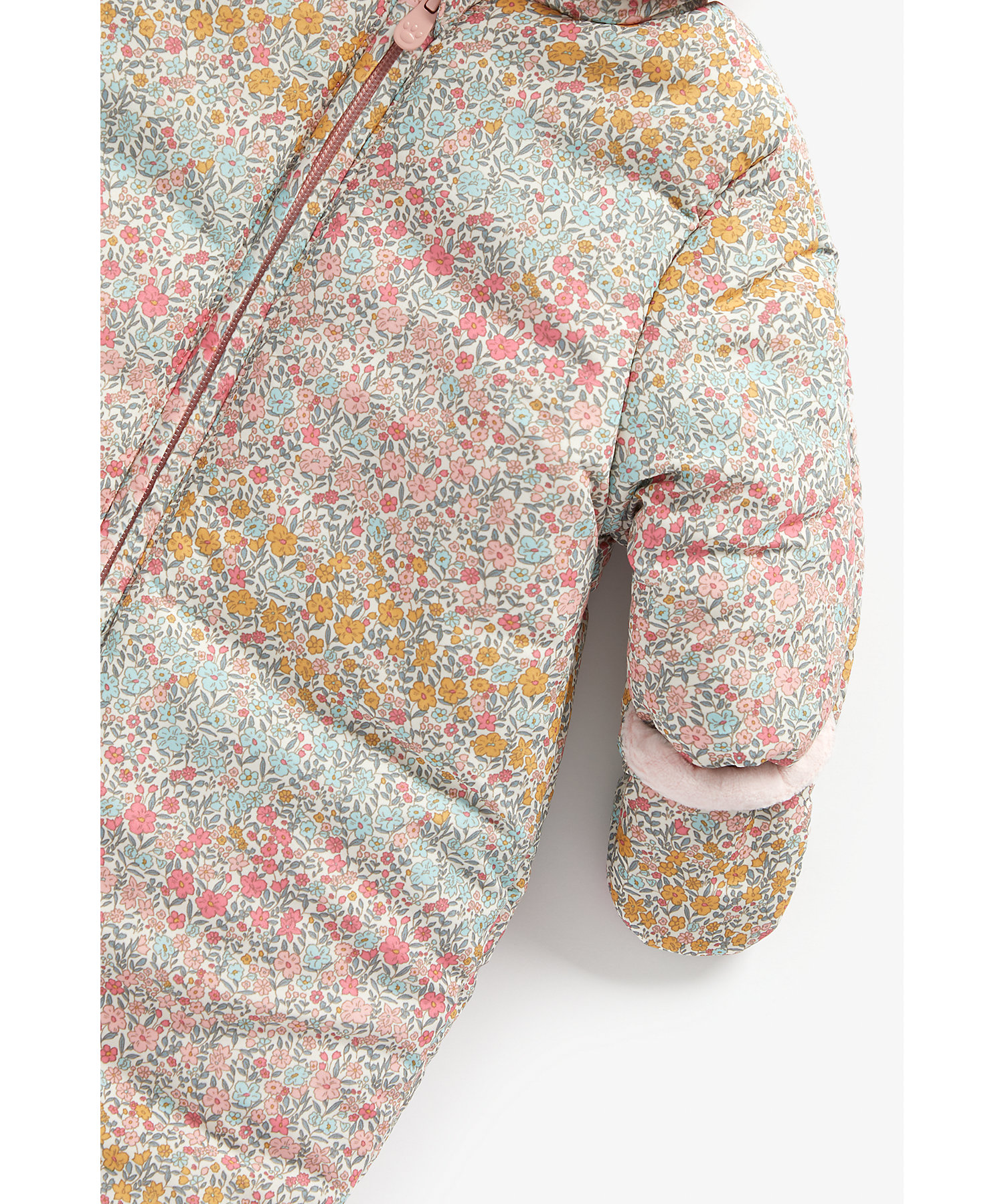 https://cdn.fynd.com/v2/falling-surf-7c8bb8/fyprod/wrkr/products/pictures/item/free/original/000000410259567005/vtinEMzO4q-WB339-5.jpg