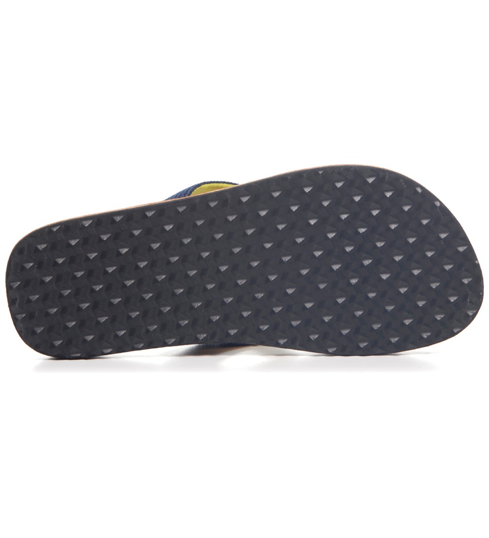 https://cdn.fynd.com/v2/falling-surf-7c8bb8/fyprod/wrkr/products/pictures/item/free/original/000000410264547004/JtRjrVh4UH-GB2324_3.jpg