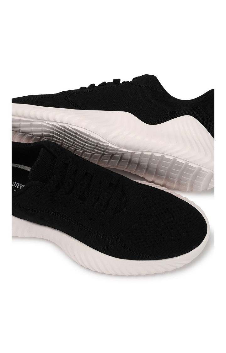 Vaughn Black Sneakers