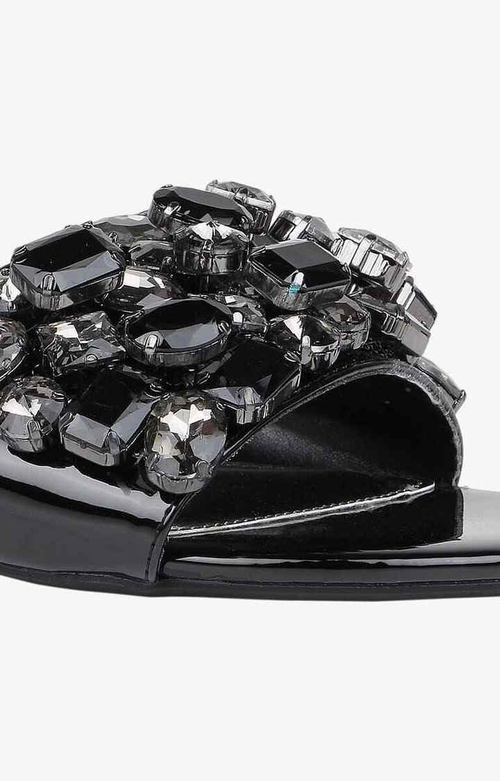 Related Black Flats