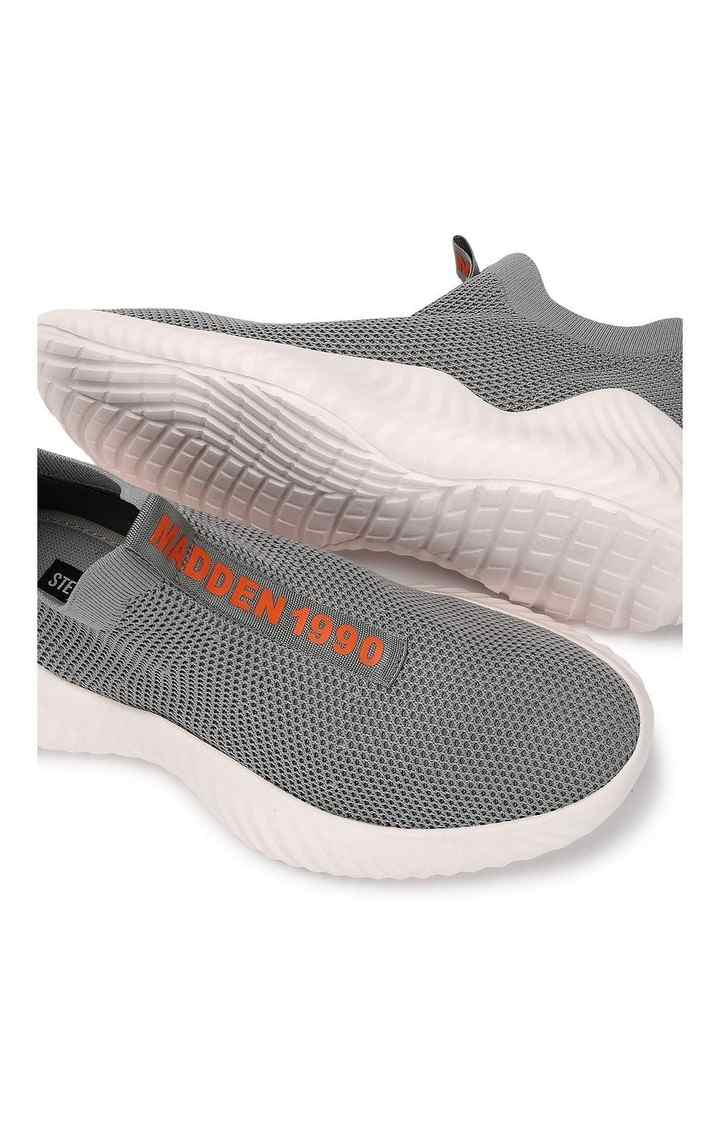 Vantagee Grey Sneakers