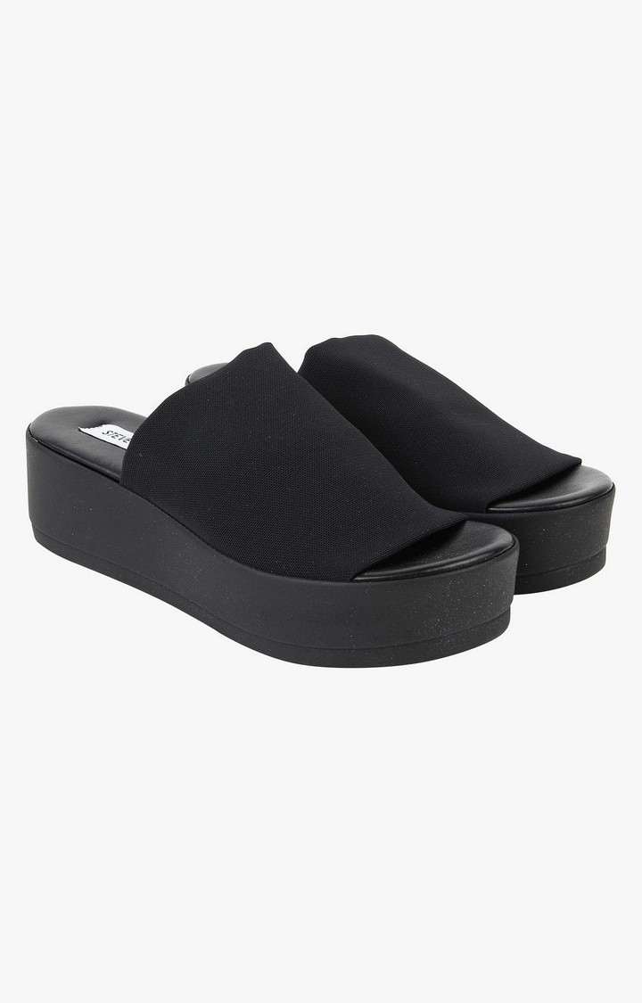 Slinkyy Black Wedges