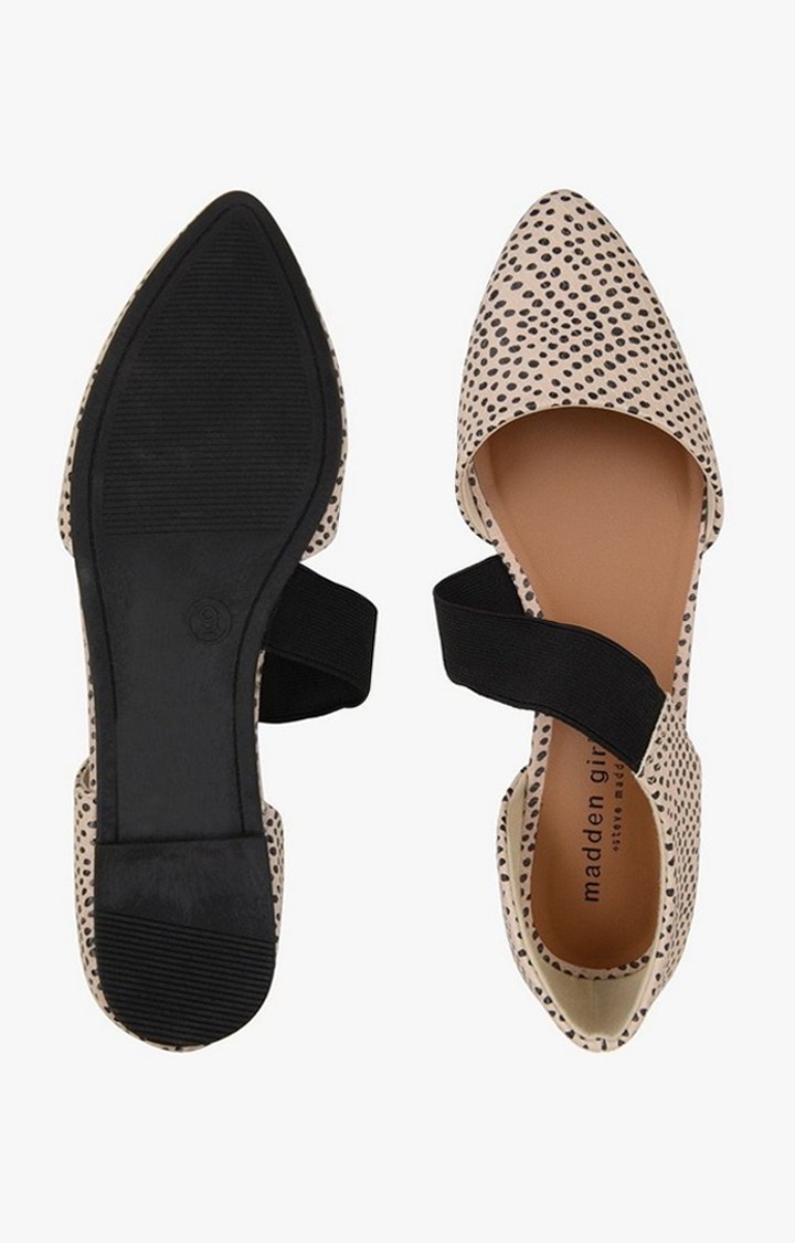 Frrene Natural Closed Flats & Ballerinas