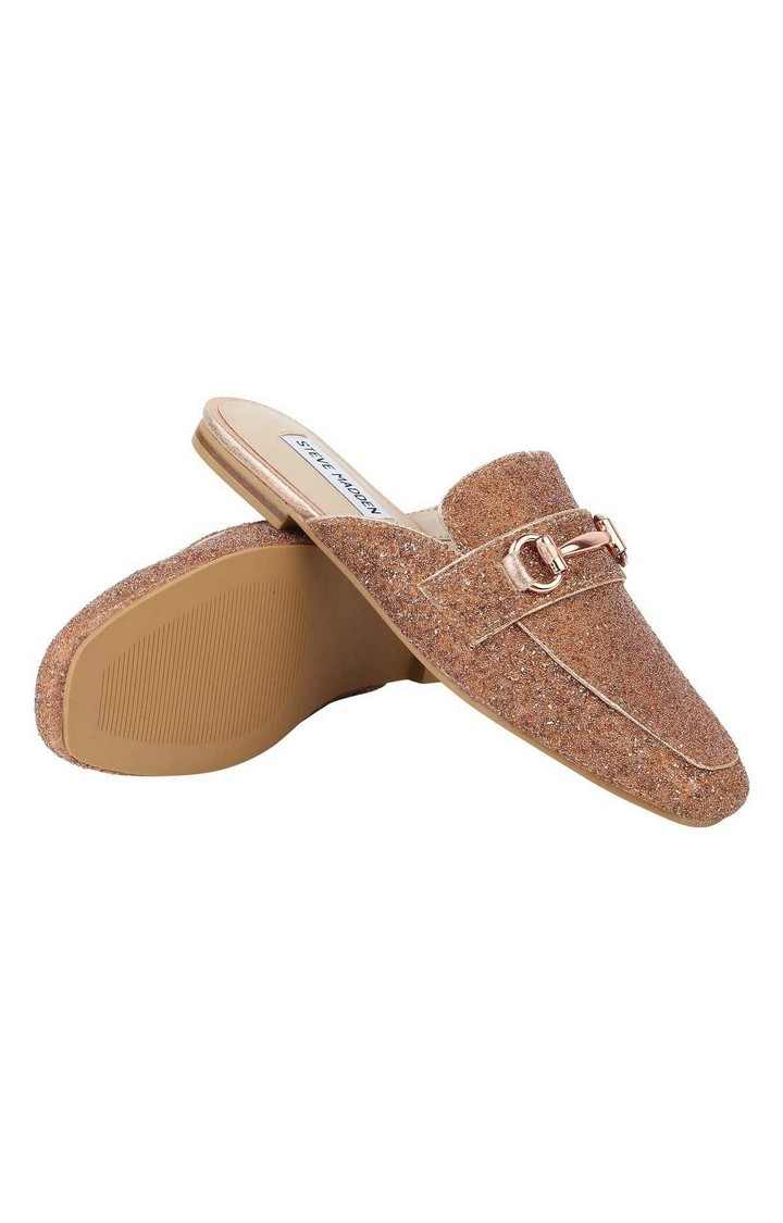 Kori-C Gold Closed Flats & Ballerinas