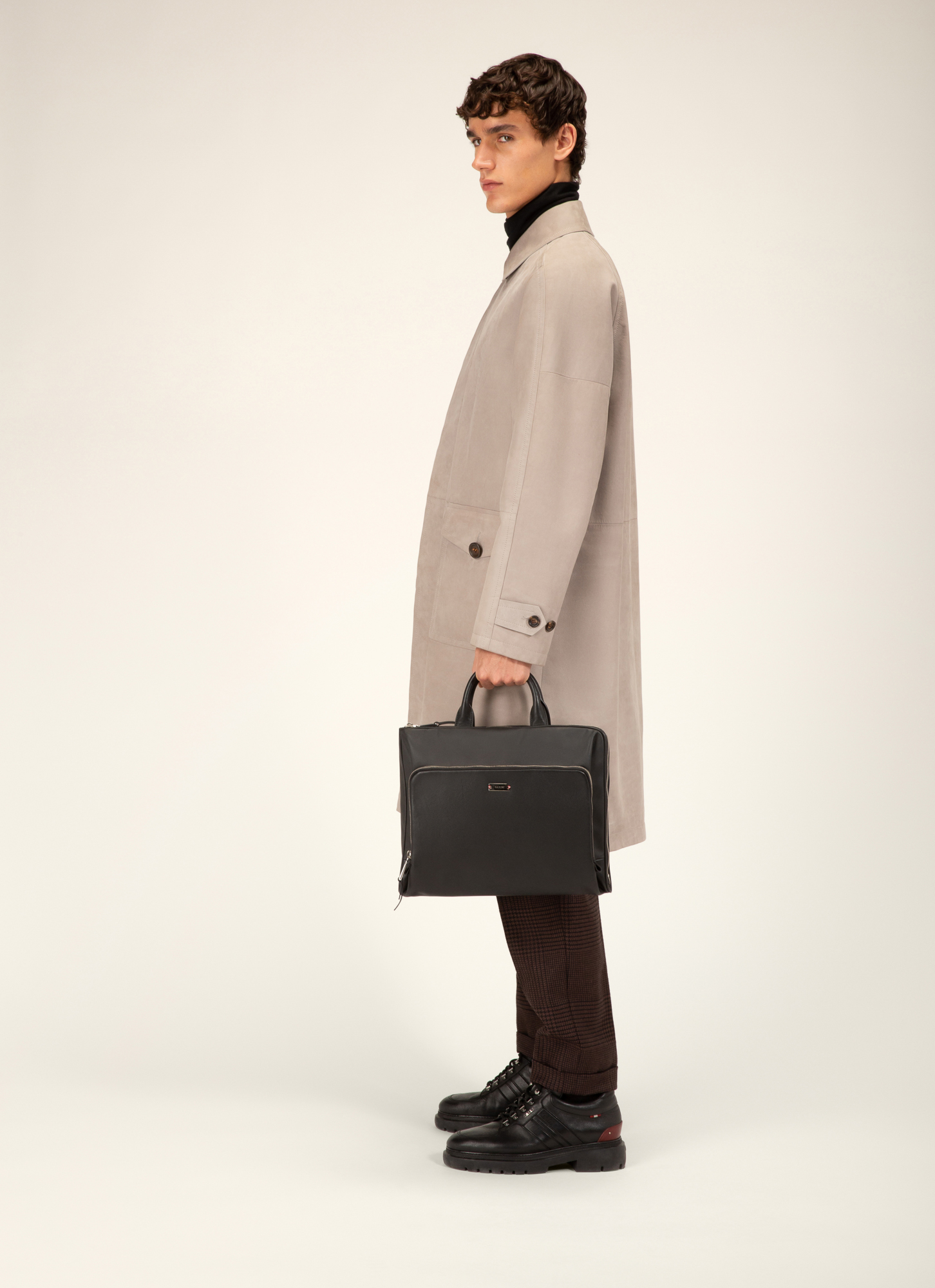 Valdio Canvas & Leather Business Bag In Black