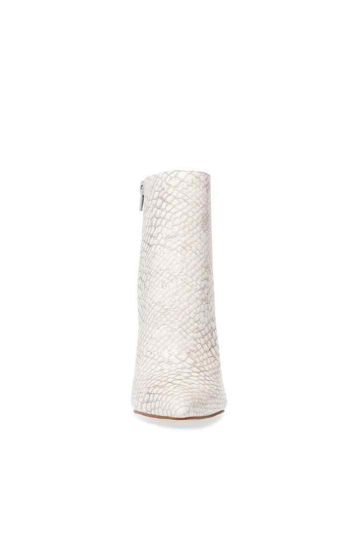 Tarra White Boots