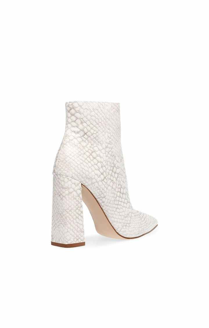 Tarra White Boots