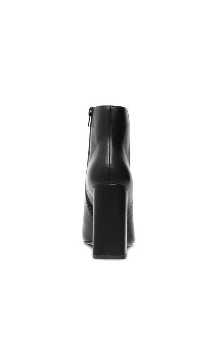 Tarra Black Boots