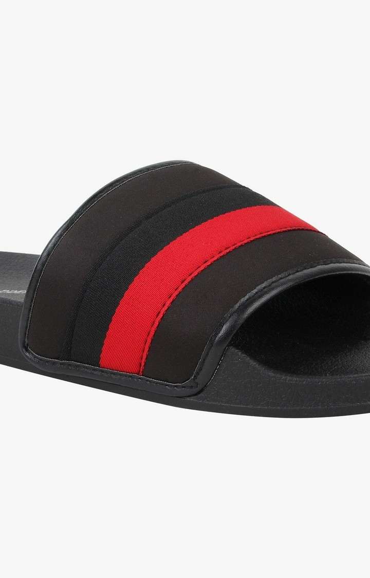 Toyer Black Sandals & Flip Flops