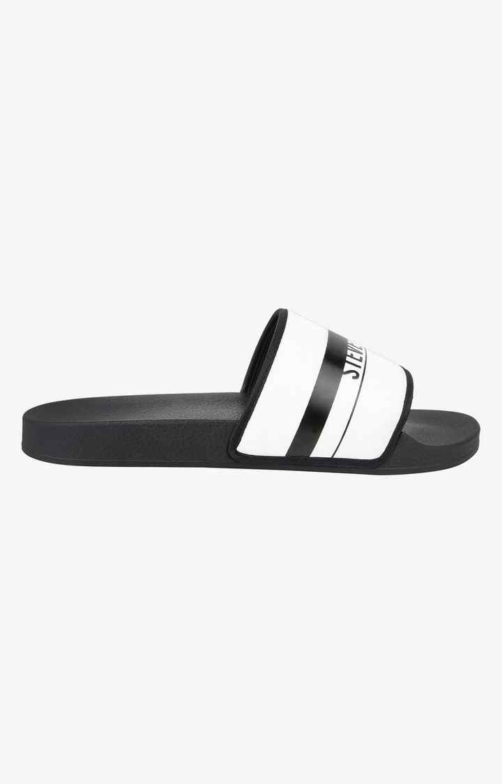 Toyer Black Sandals & Flip Flops