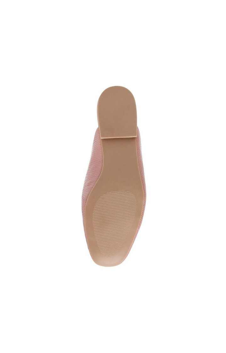 Kamella Pink Closed Flats & Ballerinas