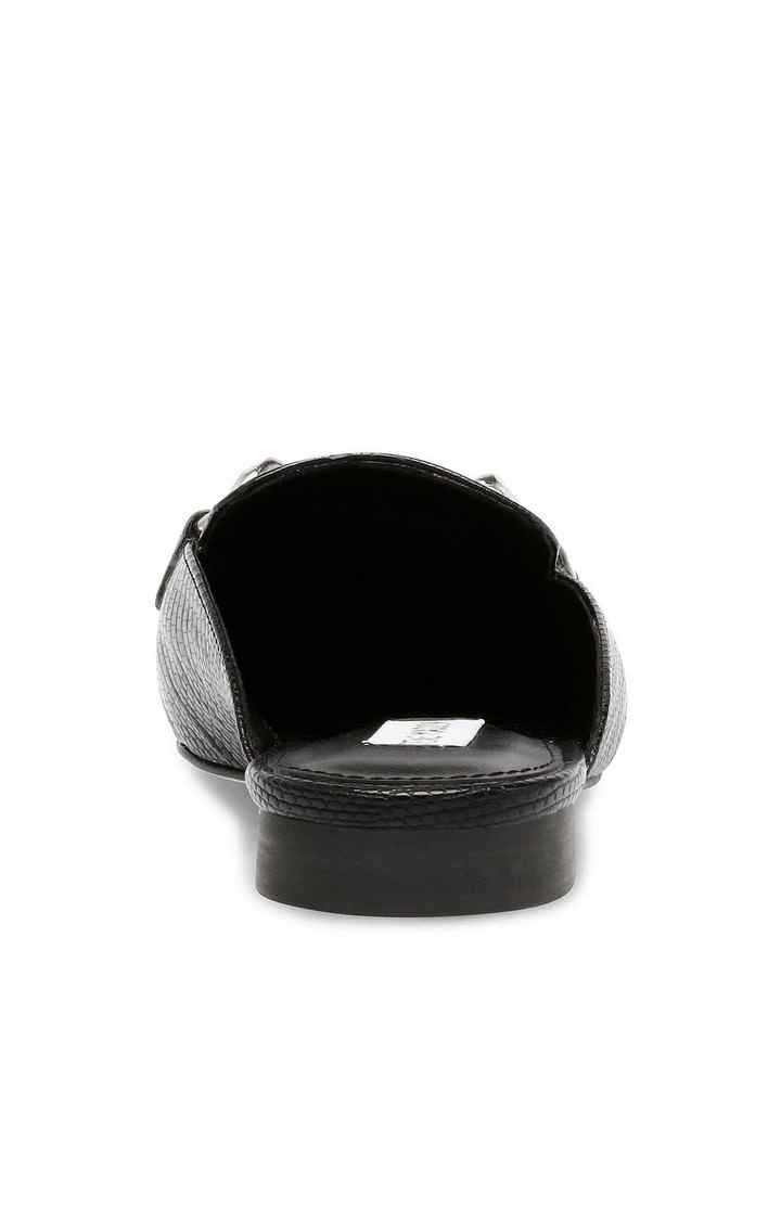Kamella Black Closed Flats & Ballerinas