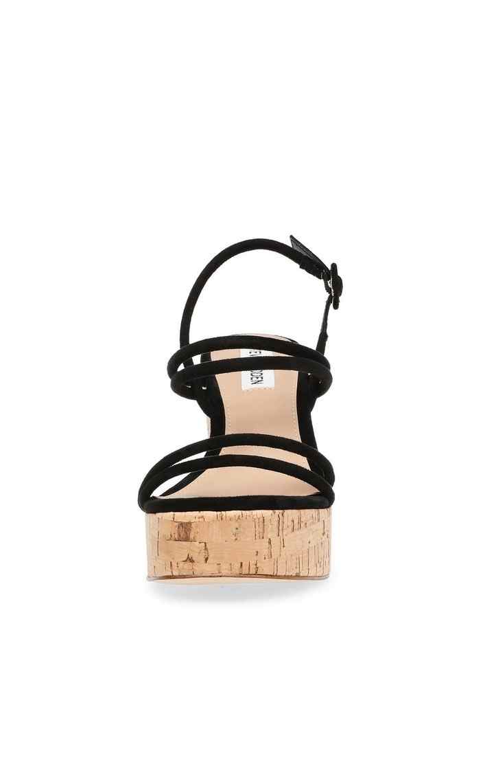 Briza Black Wedges