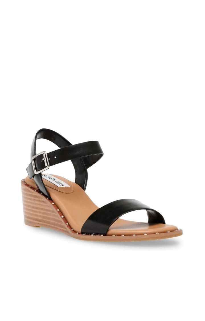 Daire Black Wedges